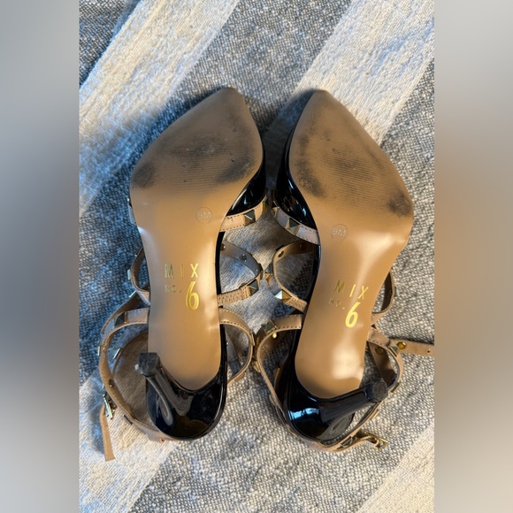 Mix No 6 Black patent leather strappy Studded Heels Pumps SZ 9M buckle - Picture 6 of 7